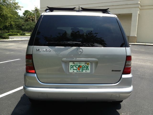 2000 Mercedes-Benz M-Class 3500 SLT Dually