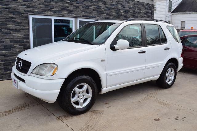 2000 Mercedes-Benz M-Class AWD Wagon Automatic VERY NICE