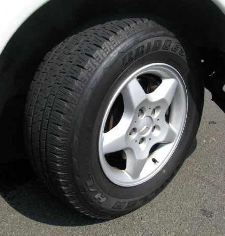 2000 Mercedes-Benz M-Class AWD Wagon Automatic VERY NICE