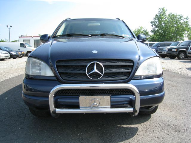 2000 Mercedes-Benz M-Class AWD Wagon Automatic VERY NICE