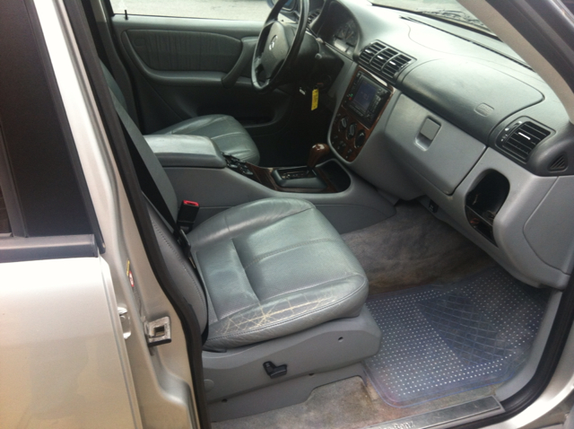 2000 Mercedes-Benz M-Class 3500 SLT Dually