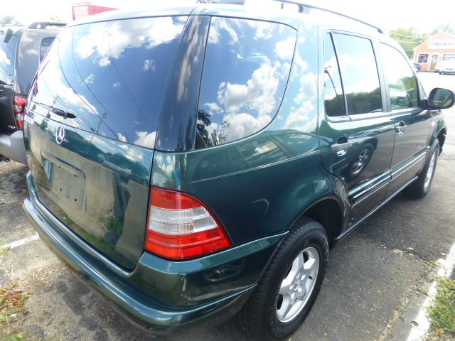 2000 Mercedes-Benz M-Class AWD Wagon Automatic VERY NICE
