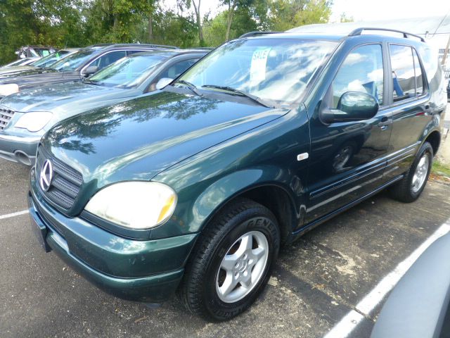 2000 Mercedes-Benz M-Class AWD Wagon Automatic VERY NICE