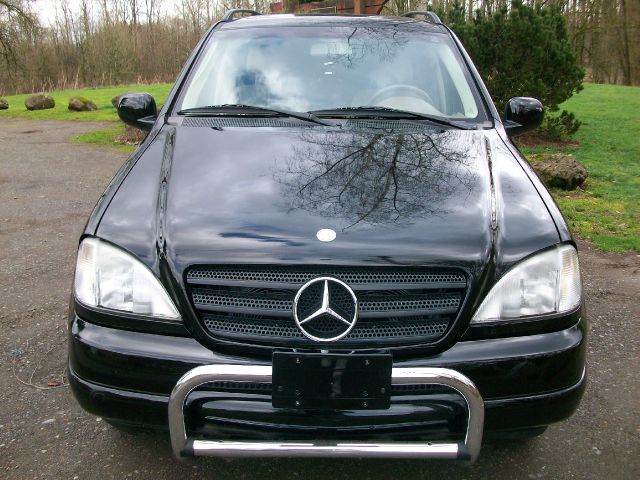 2000 Mercedes-Benz M-Class AWD Wagon Automatic VERY NICE
