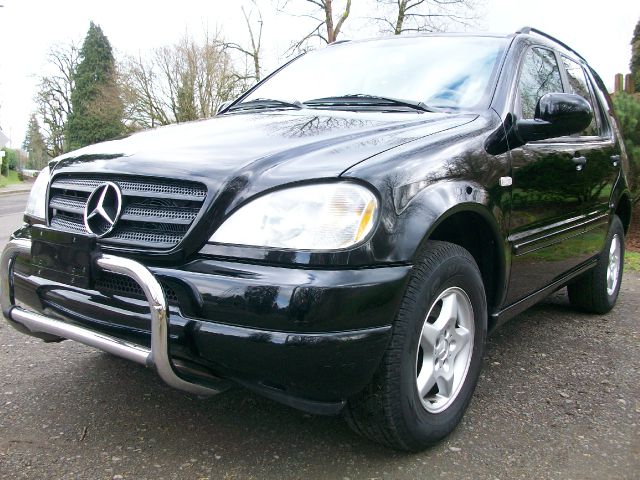 2000 Mercedes-Benz M-Class AWD Wagon Automatic VERY NICE
