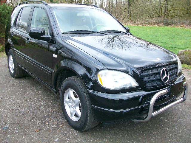 2000 Mercedes-Benz M-Class AWD Wagon Automatic VERY NICE