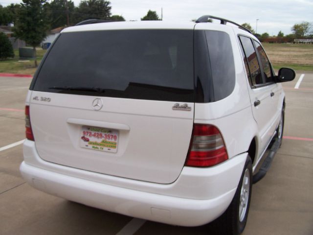 2000 Mercedes-Benz M-Class AWD Wagon Automatic VERY NICE