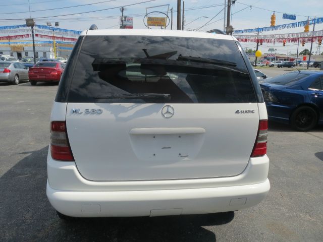 2000 Mercedes-Benz M-Class AWD Wagon Automatic VERY NICE