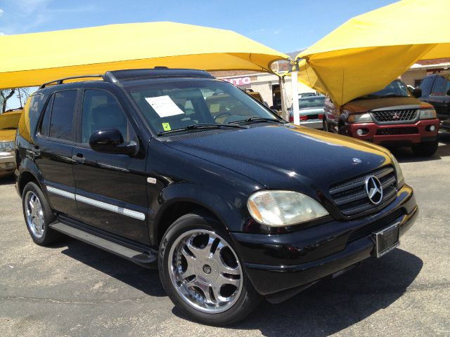 2000 Mercedes-Benz M-Class AWD Wagon Automatic VERY NICE