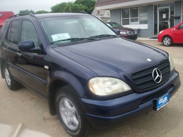 2000 Mercedes-Benz M-Class AWD Wagon Automatic VERY NICE