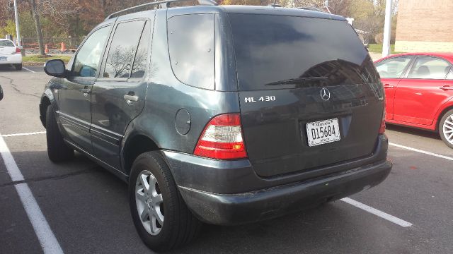 2000 Mercedes-Benz M-Class 3500 SLT Dually