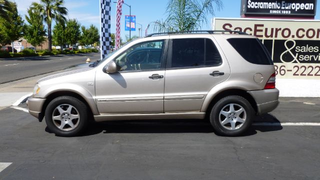 2001 Mercedes-Benz M-Class AWD Wagon Automatic VERY NICE