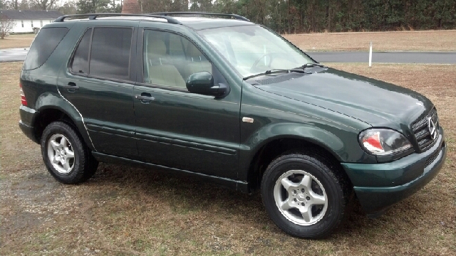 2001 Mercedes-Benz M-Class AWD Wagon Automatic VERY NICE