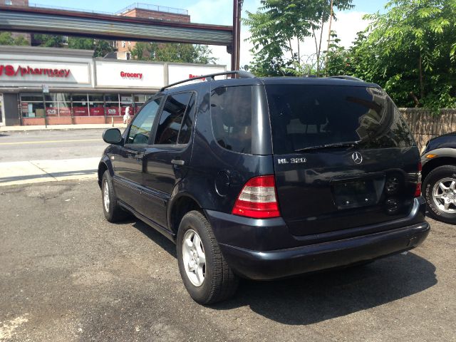2001 Mercedes-Benz M-Class AWD Wagon Automatic VERY NICE