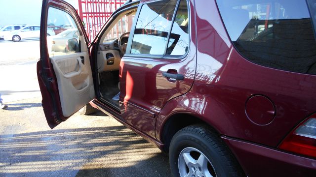 2001 Mercedes-Benz M-Class AWD Wagon Automatic VERY NICE