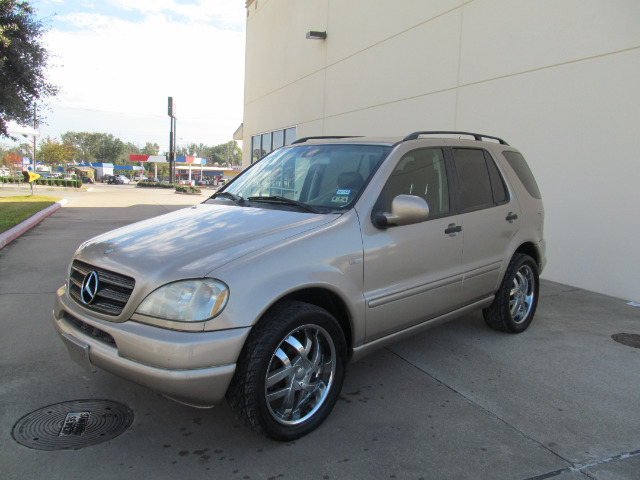 2001 Mercedes-Benz M-Class AWD Wagon Automatic VERY NICE