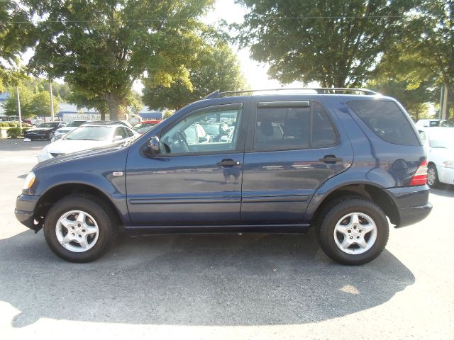 2001 Mercedes-Benz M-Class AWD Wagon Automatic VERY NICE