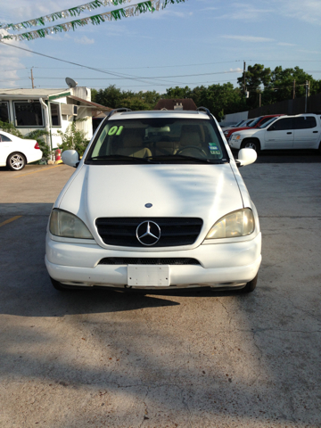 2001 Mercedes-Benz M-Class 3500 SLT Dually