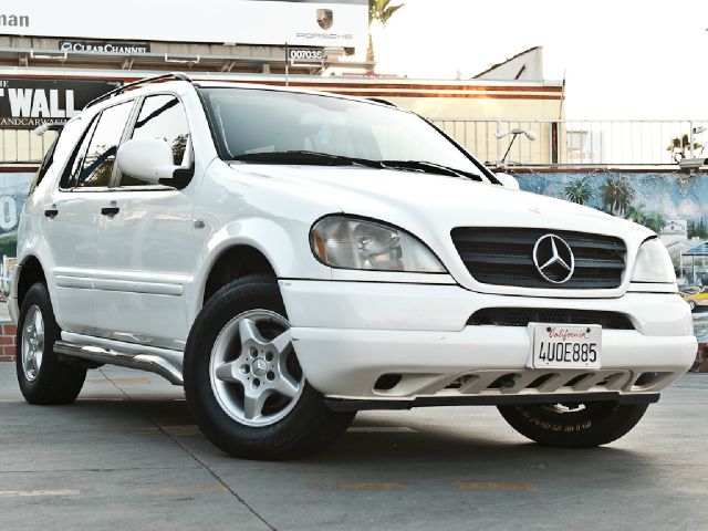 2001 Mercedes-Benz M-Class AWD Wagon Automatic VERY NICE