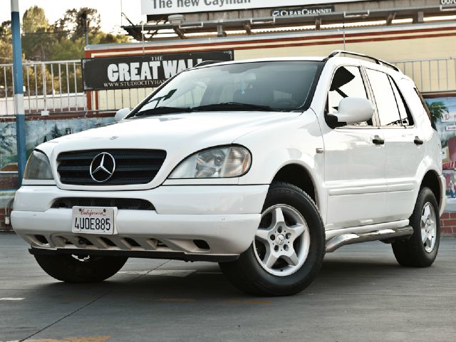 2001 Mercedes-Benz M-Class AWD Wagon Automatic VERY NICE