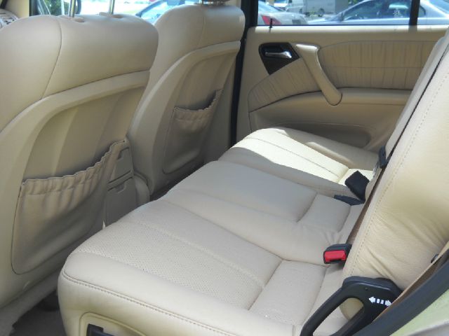 2001 Mercedes-Benz M-Class 3500 SLT Dually