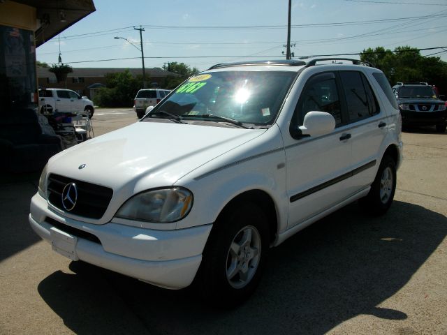 2001 Mercedes-Benz M-Class AWD Wagon Automatic VERY NICE