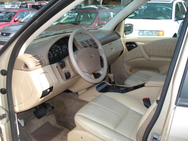 2002 Mercedes-Benz M-Class AWD Wagon Automatic VERY NICE