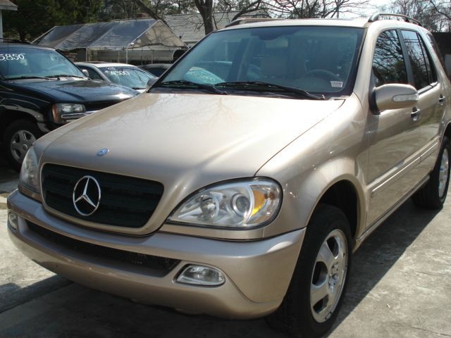 2002 Mercedes-Benz M-Class AWD Wagon Automatic VERY NICE