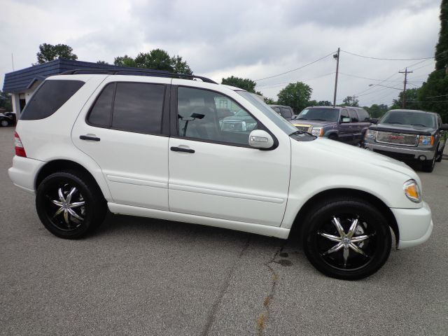 2002 Mercedes-Benz M-Class AWD Wagon Automatic VERY NICE
