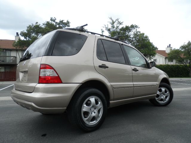 2002 Mercedes-Benz M-Class AWD Wagon Automatic VERY NICE