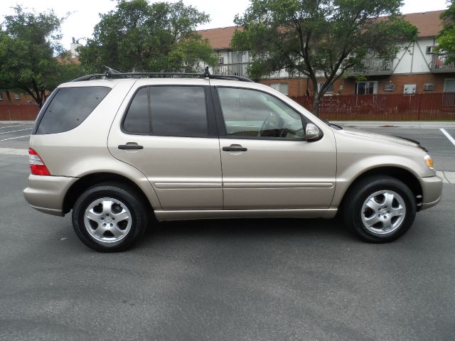 2002 Mercedes-Benz M-Class AWD Wagon Automatic VERY NICE