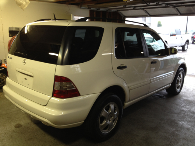 2002 Mercedes-Benz M-Class AWD Wagon Automatic VERY NICE