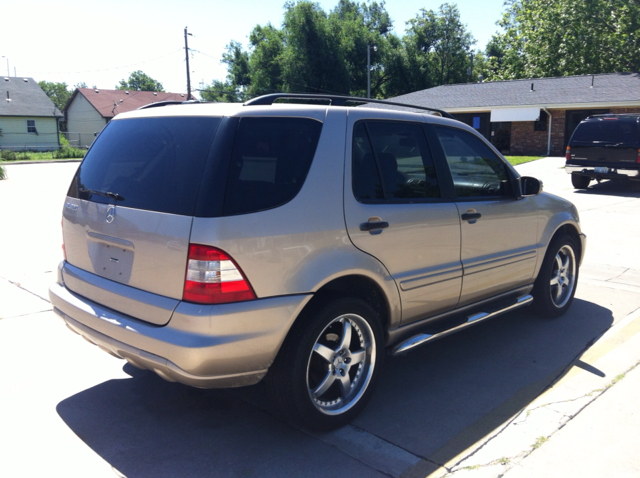 2002 Mercedes-Benz M-Class AWD Wagon Automatic VERY NICE
