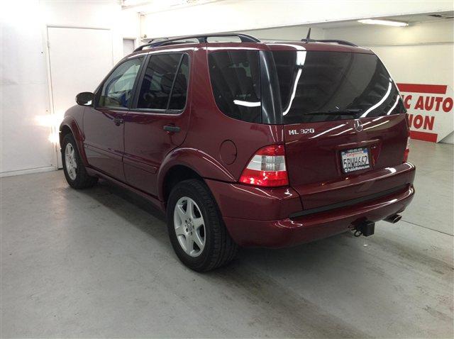 2002 Mercedes-Benz M-Class 750lisuper Clean