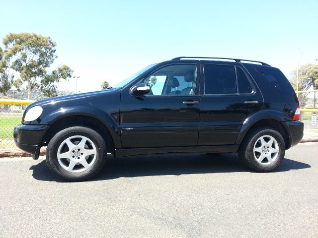 2002 Mercedes-Benz M-Class AWD Wagon Automatic VERY NICE