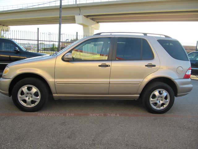 2002 Mercedes-Benz M-Class AWD Wagon Automatic VERY NICE