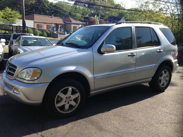 2002 Mercedes-Benz M-Class T6 AWD Leather Moonroof Navigation