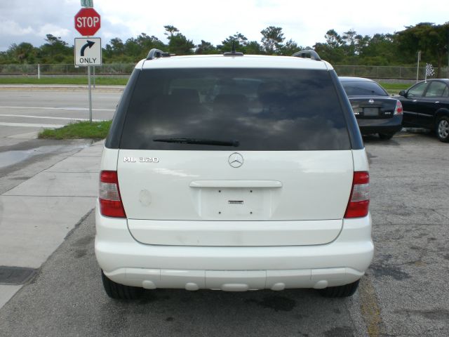 2002 Mercedes-Benz M-Class AWD Wagon Automatic VERY NICE