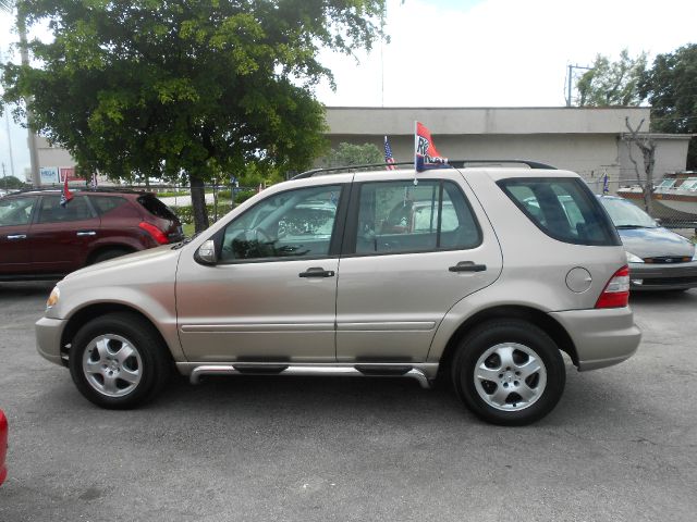 2003 Mercedes-Benz M-Class AWD Wagon Automatic VERY NICE