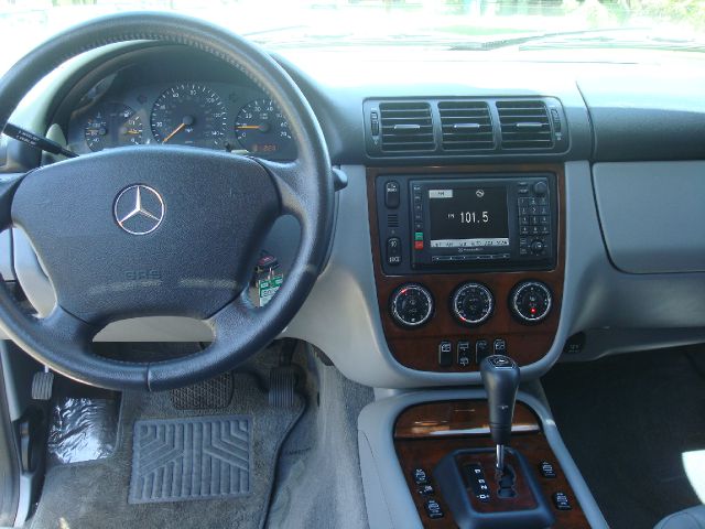 2003 Mercedes-Benz M-Class SES 5dr