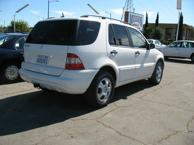 2003 Mercedes-Benz M-Class SES 5dr