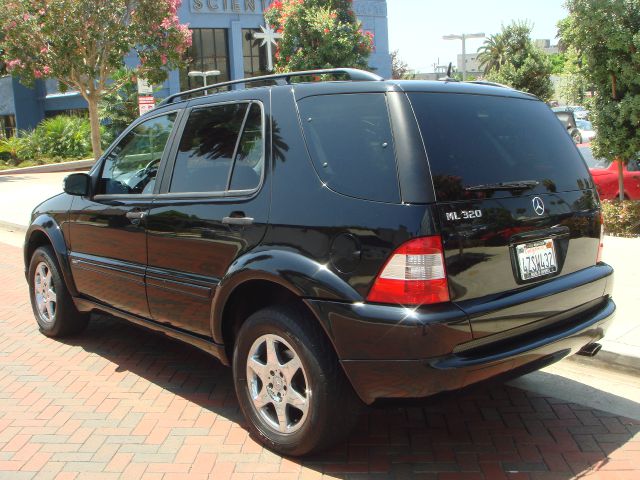 2003 Mercedes-Benz M-Class AWD Wagon Automatic VERY NICE