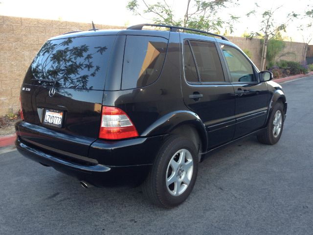 2003 Mercedes-Benz M-Class AWD Wagon Automatic VERY NICE