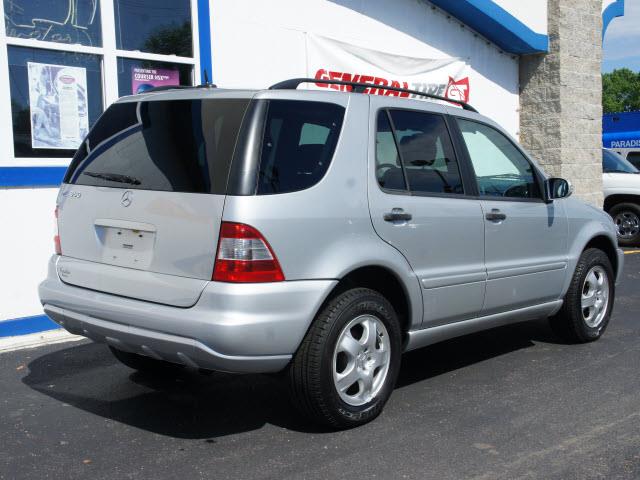 2004 Mercedes-Benz M-Class SES 5dr
