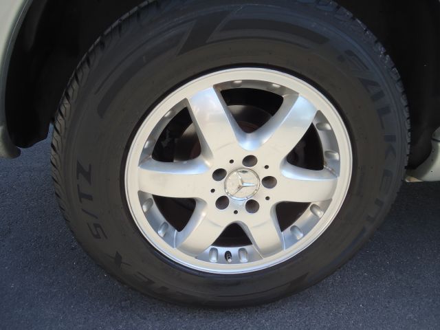 2004 Mercedes-Benz M-Class SES 5dr