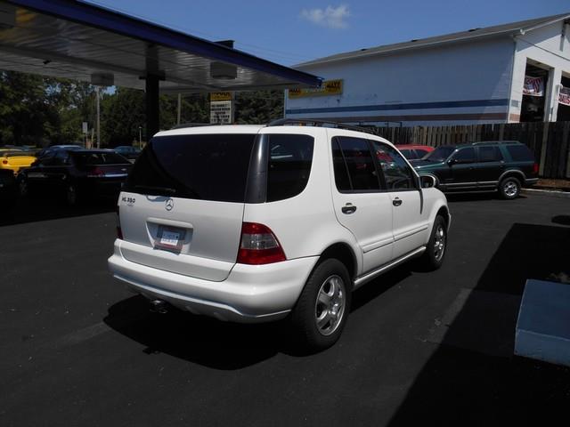 2004 Mercedes-Benz M-Class Srt-8