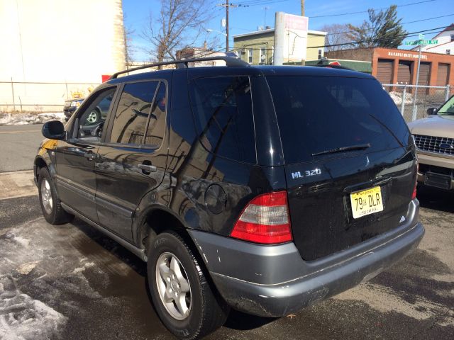 2004 Mercedes-Benz M-Class Regular Cab 4WD