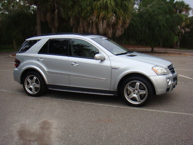 2007 Mercedes-Benz M-Class 4dr Sdn SE RWD