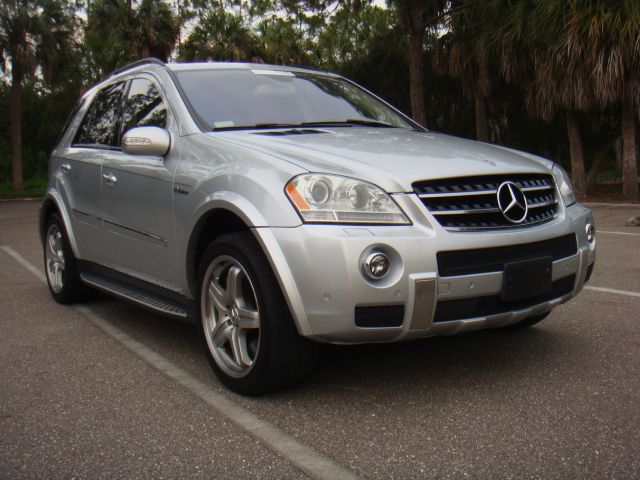 2007 Mercedes-Benz M-Class 4dr Sdn SE RWD