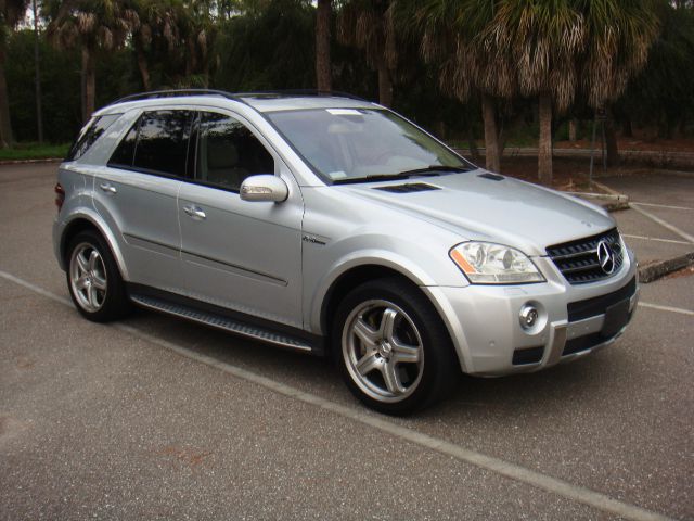 2007 Mercedes-Benz M-Class 4dr Sdn SE RWD